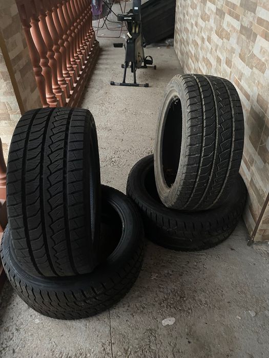 Гуми 245/45/18 Зимни