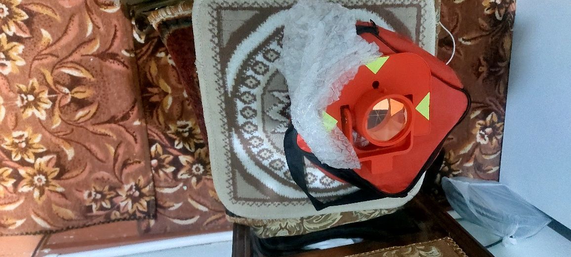 Продаётся геодезические инструменты