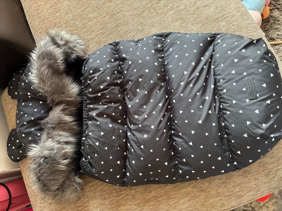 Зимен чувал за бебешка количка