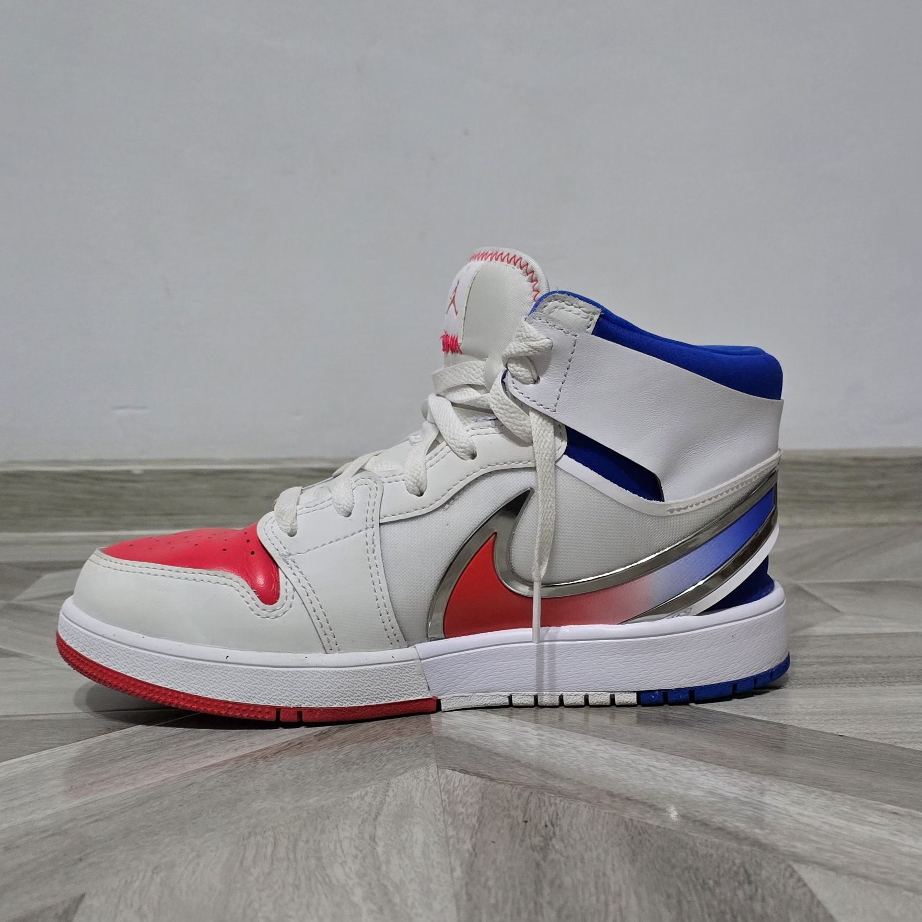 Jordan 1 Mid EasyOn
