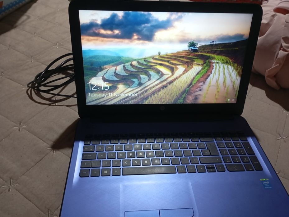 noutbuk sotiladi yangidek zaryadi hali kupga yetadi