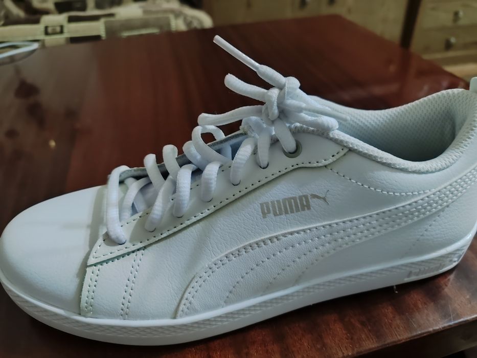 Кроссовки  фирмы PUMA.