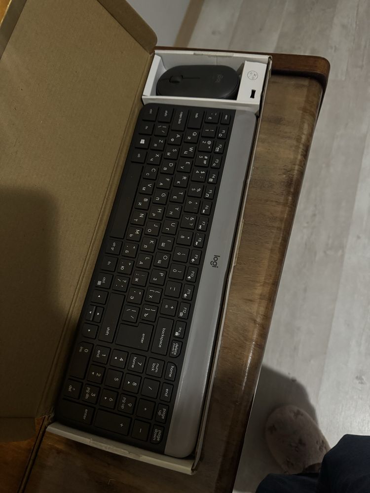 Клавиатура Logitech MK470 Slim Wireless серый+ мышь