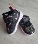 Adidasi nike fetite