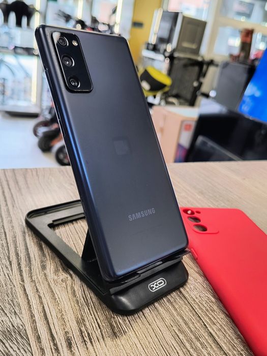 Samsung Galaxy S20Fe / 128GB / 6GB RAM