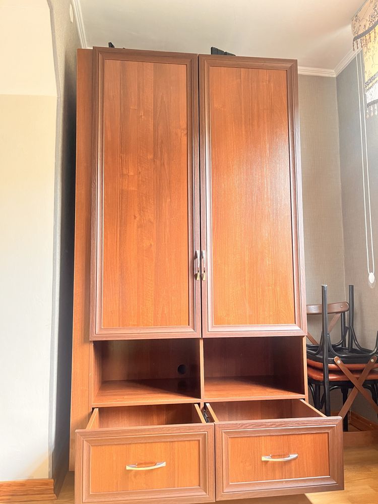Продается шифионьер  50 тыс