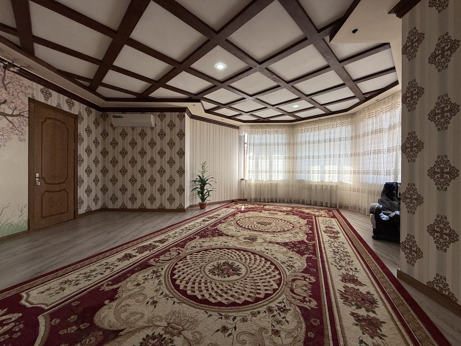 6,7 соток 6 хона сифатли қурилган авторский проэктдаги ховли сотилади!