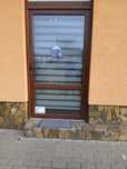Spațiu comercial  situat în parcarea mare din piață.