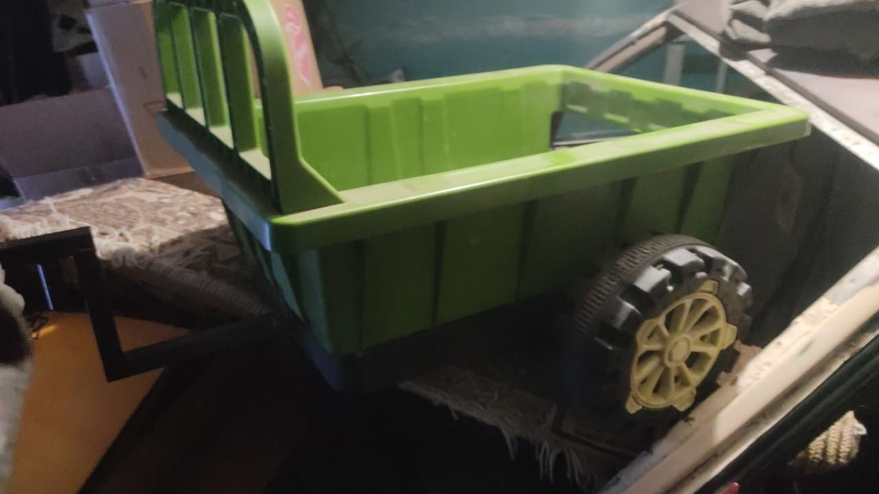 Детский трактор с прицепом