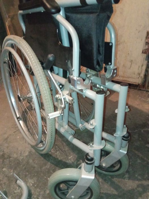 Инвалидна количка. Чисто Нова.