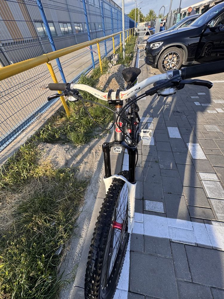 Bicicleta FOCUS Bud extreme full suspension