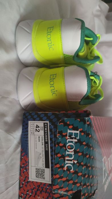 Adidasi etonic noi nouti