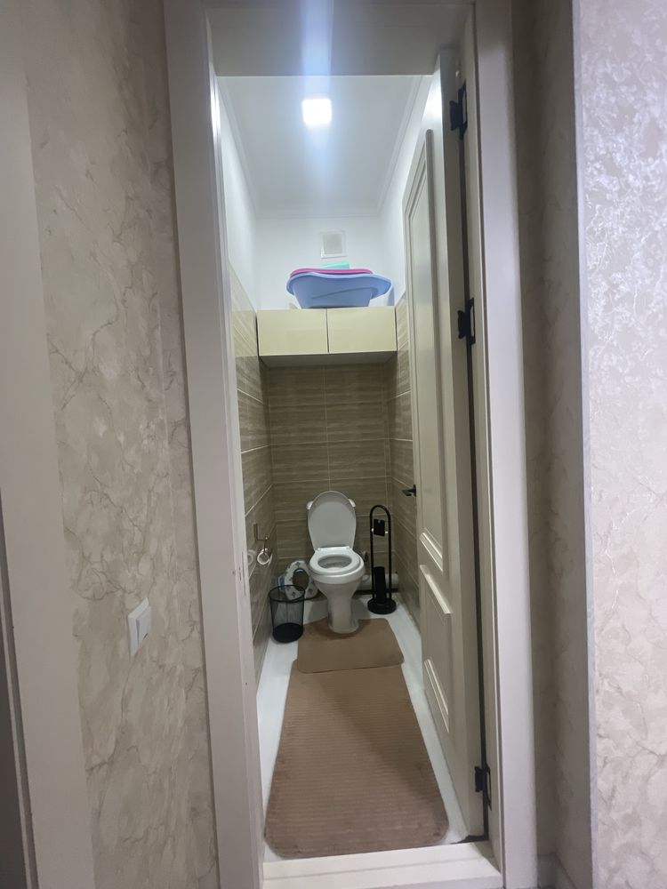 Продаётся 3 комнатная квартира в 27 мкр 1 этаж
