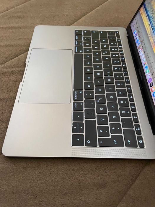 13" MacBook Pro A1708 (2017) Space Gray-8GB RAM/256GB SSD-Нова батерия