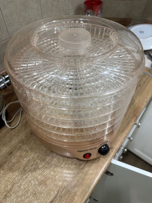 Продам сушилку для фруктов и овощей