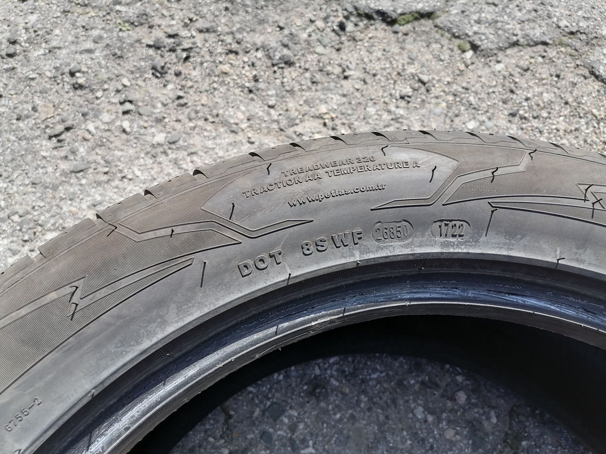 255/45r18 Petlas