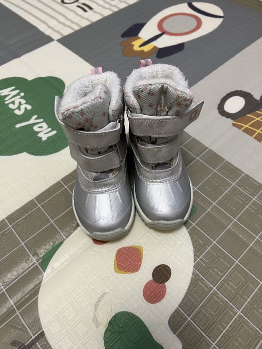 Сребристи зимни ботуши