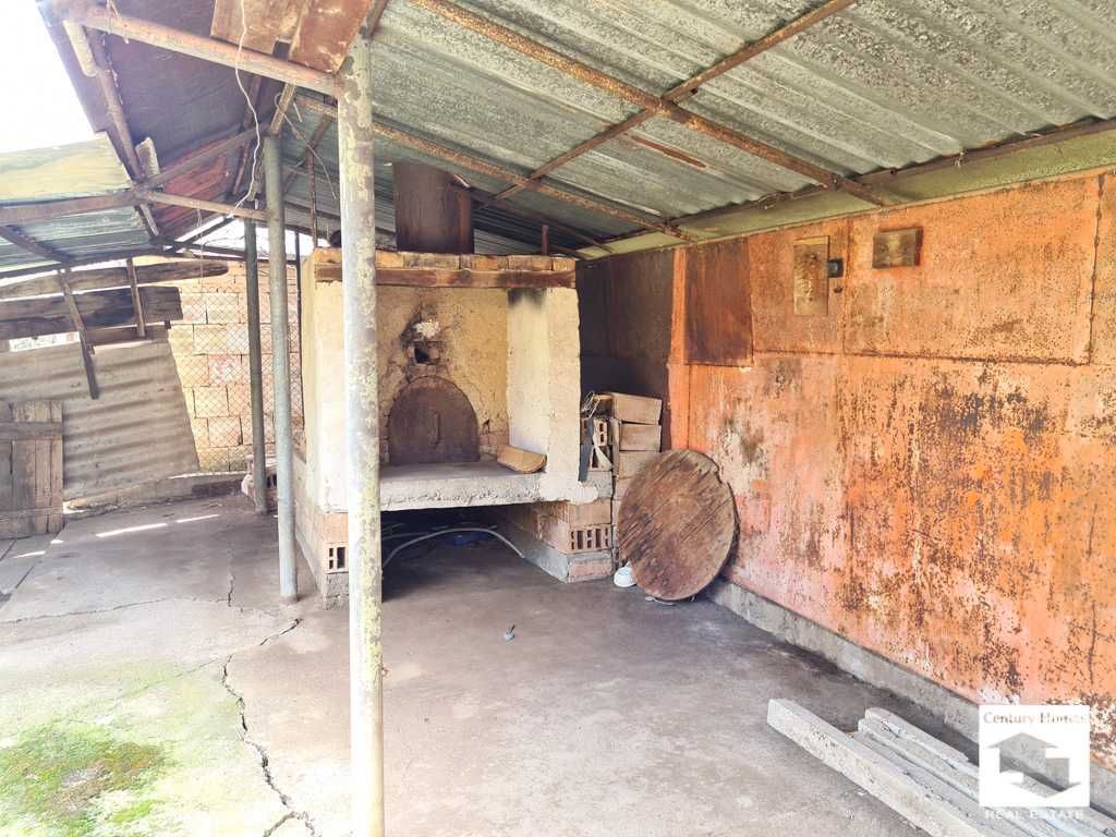 145293 Къща с равен двор , гараж и стопански постройки в с. Павел