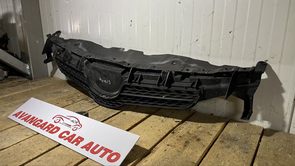 Решетка Toyota Auris 2007-