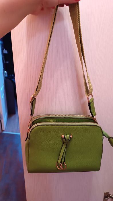 Всички чанти са нови