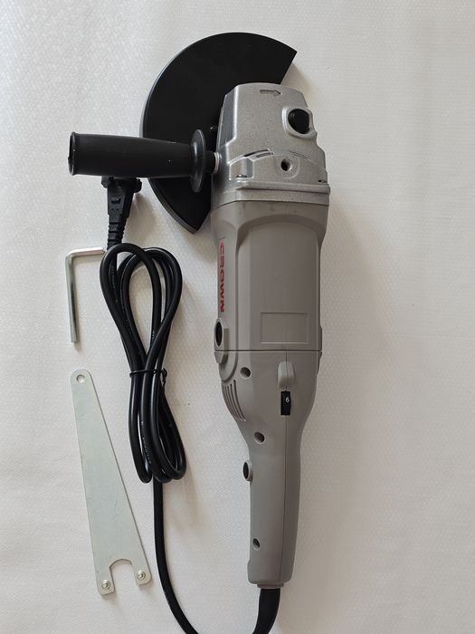 Продам новую болгарку Crown  диск на 125