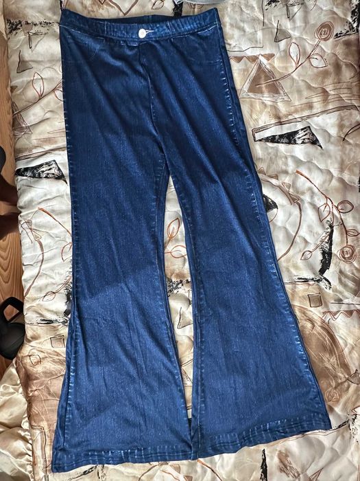 Син панталон тип дънки