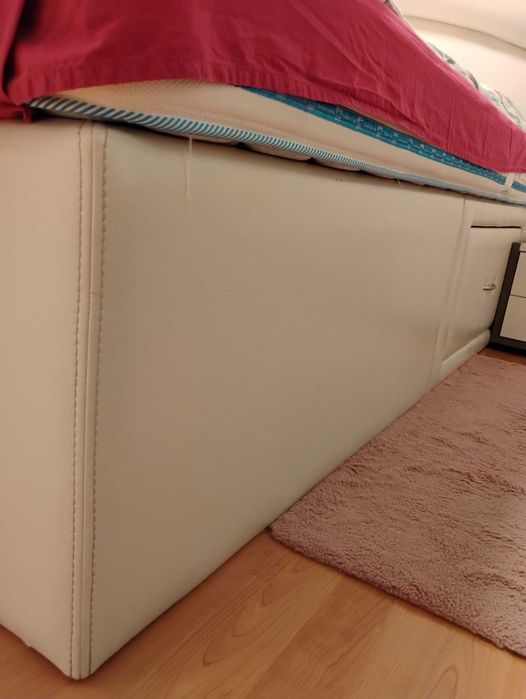 Матрак Тирена флекс 180/200 в идеално състояние, двулицев + спалня