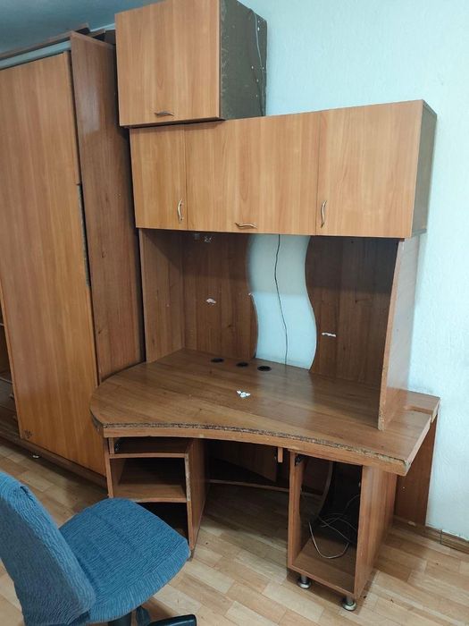 Продам компьютерные столы раздвижной б/у