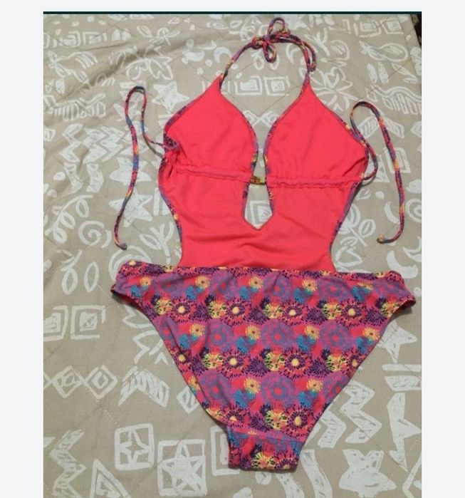 Costum de baie întreg mărimea 42, purtat o singură dată