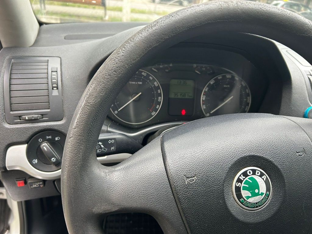 Vând Skoda Octavia 2