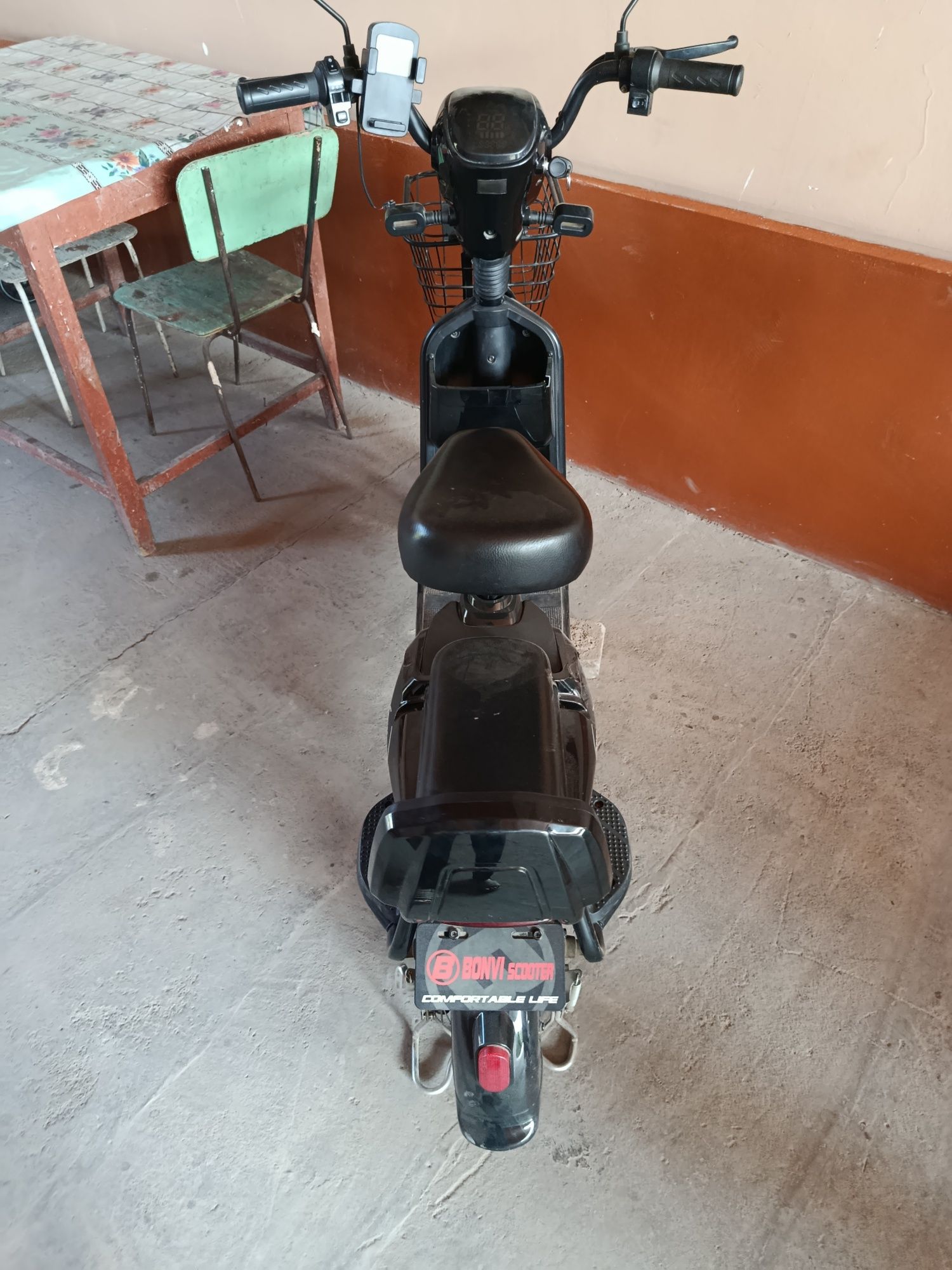 Skuter sotiladi 250 vatli