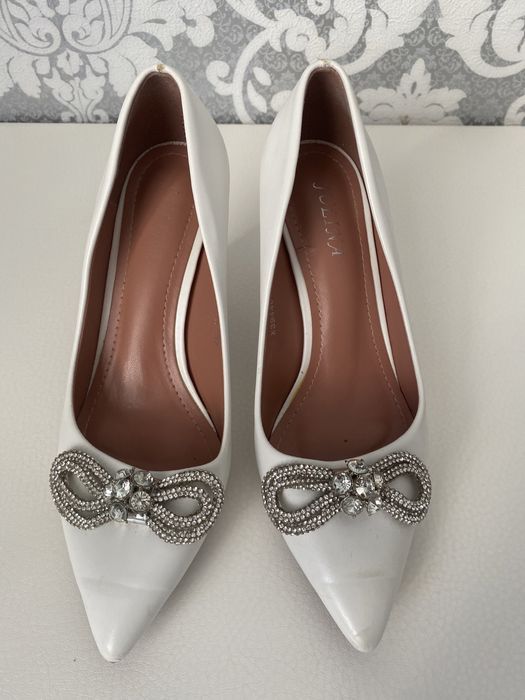 Туфли белые 37 размер