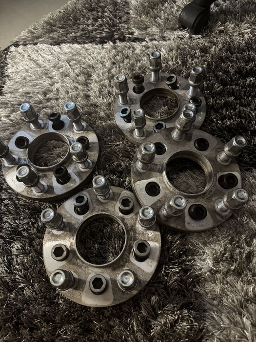 Flanse adaptoare de la 5x112 la 5x130