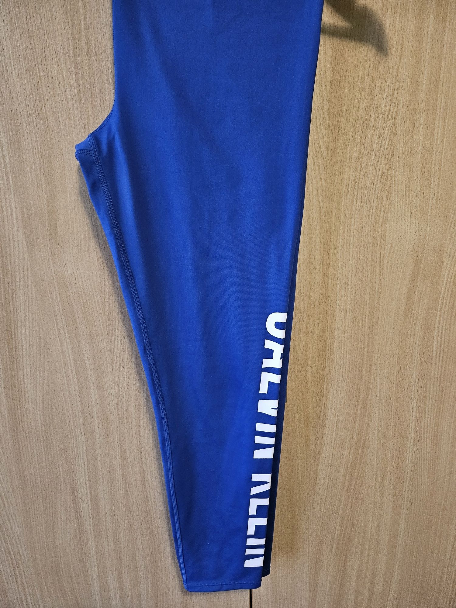 Спортни клинове Nike и Calvin Klein