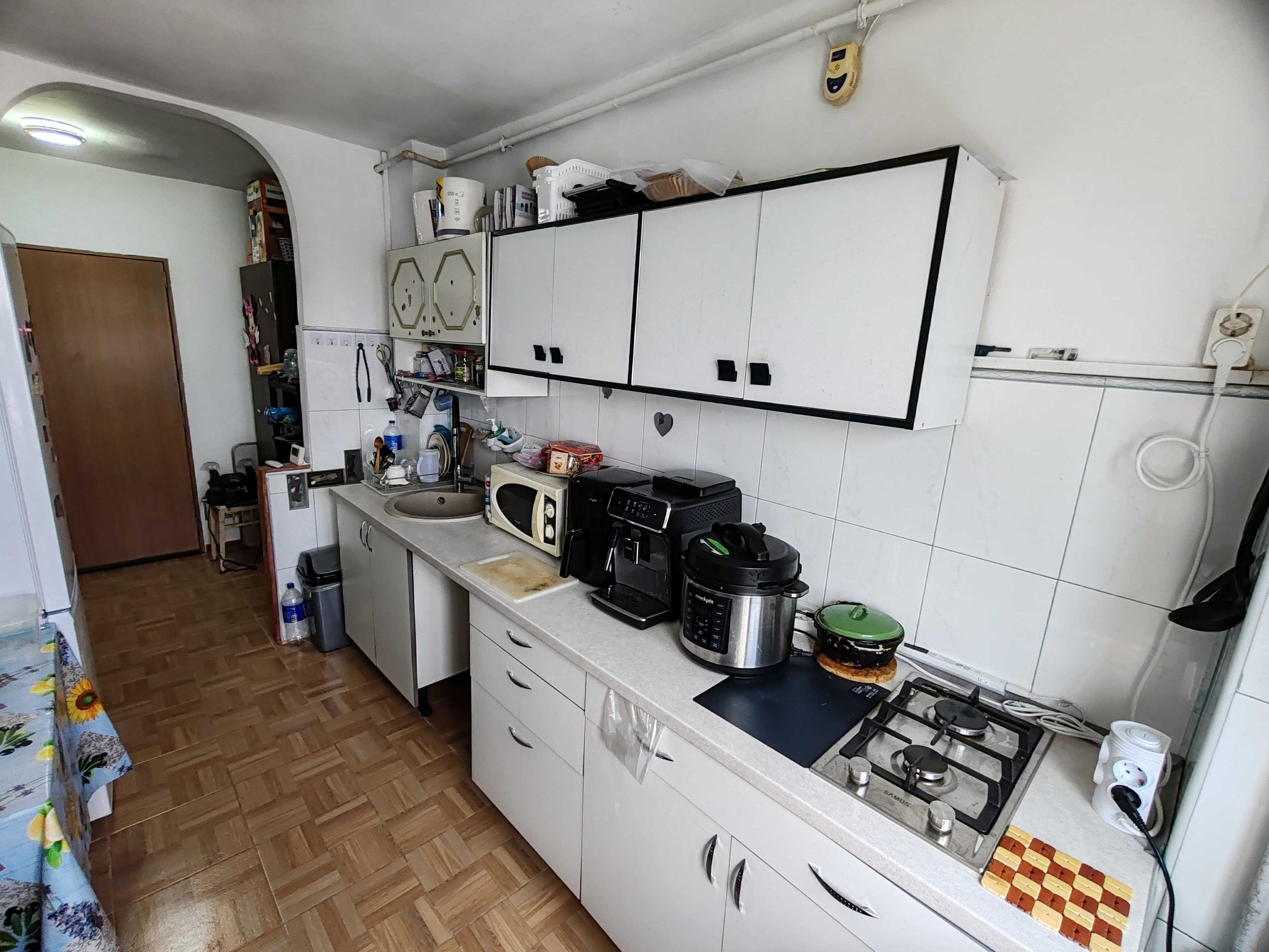 2 Camere, Decomandat. Centrală, An '82, Reabilitat, Mobilat-Utilat