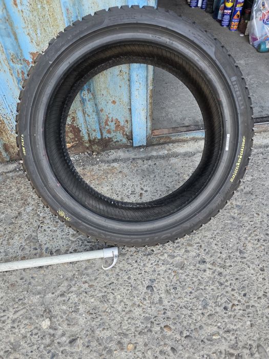 Anvelope Iarnă  225.40.18 Pirelli Runflet  Profil Ca Noi Peste 8mm