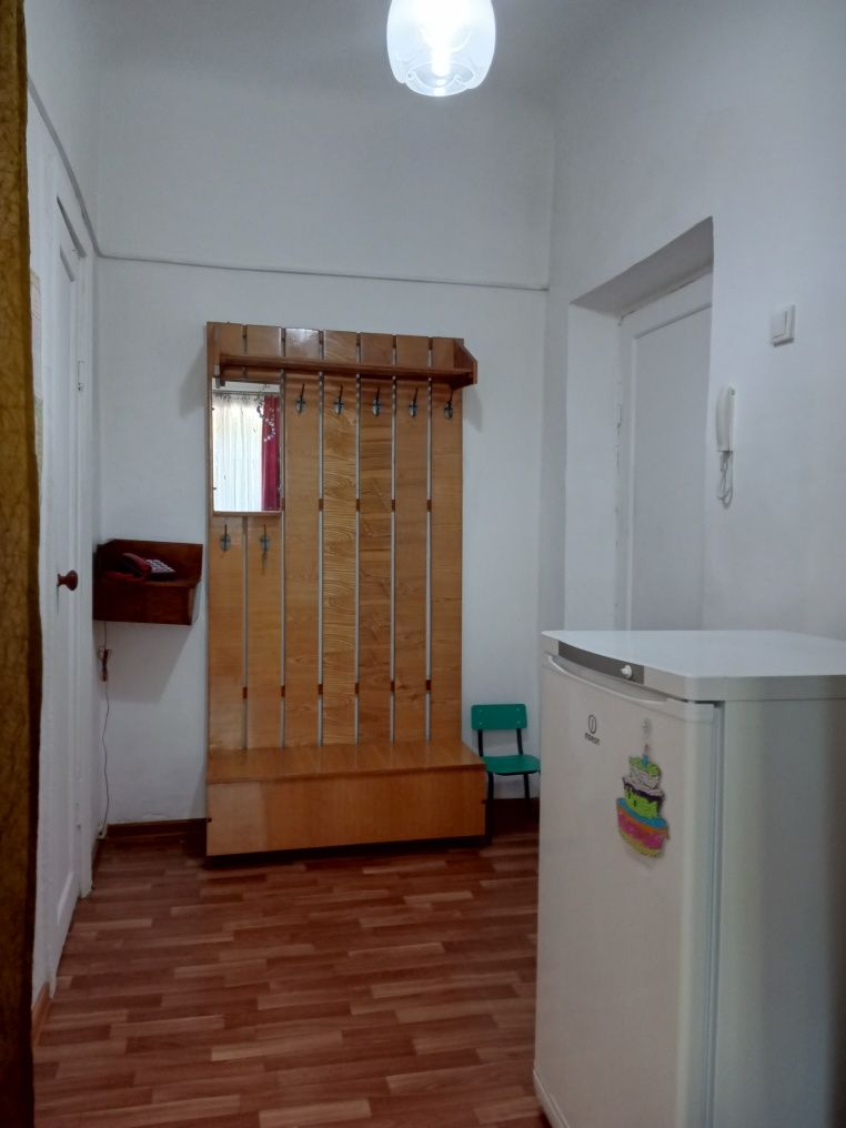 Продам 2 комнатную квартиру на Исиналиева 12