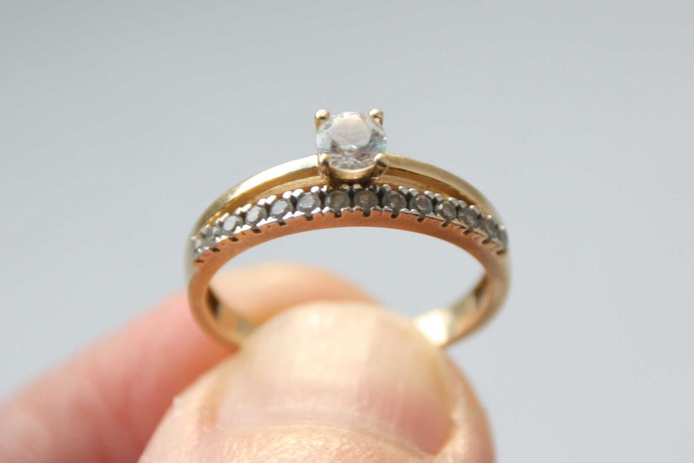 Inel aur 14K logodna cu pietre albe XS