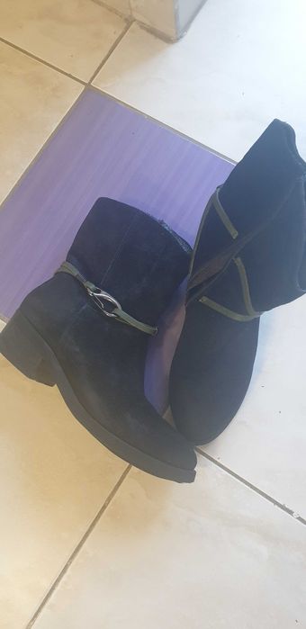 Ghete negre din piele intoarsa 37