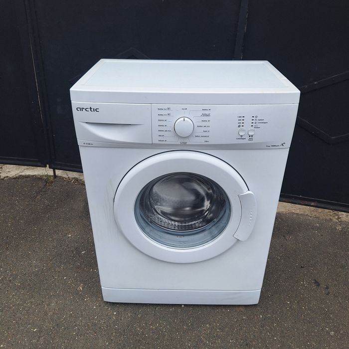 Masina de spălat rufe Arctic  cbb 800 acx