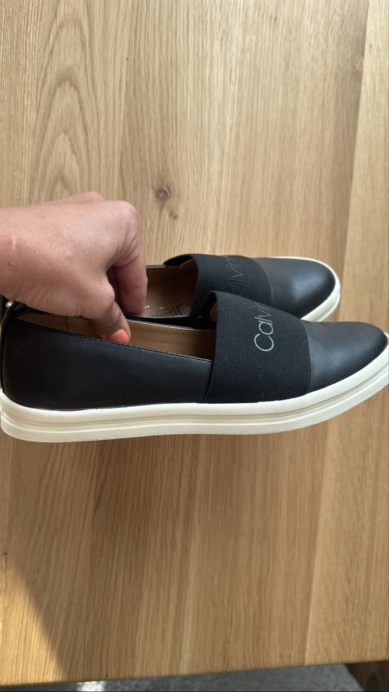 Естествена кожа Calvin Klein