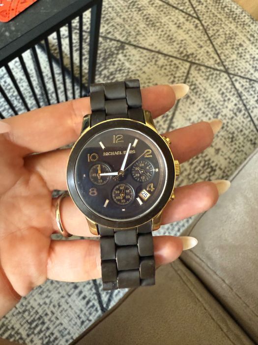 Часовник Michael Kors