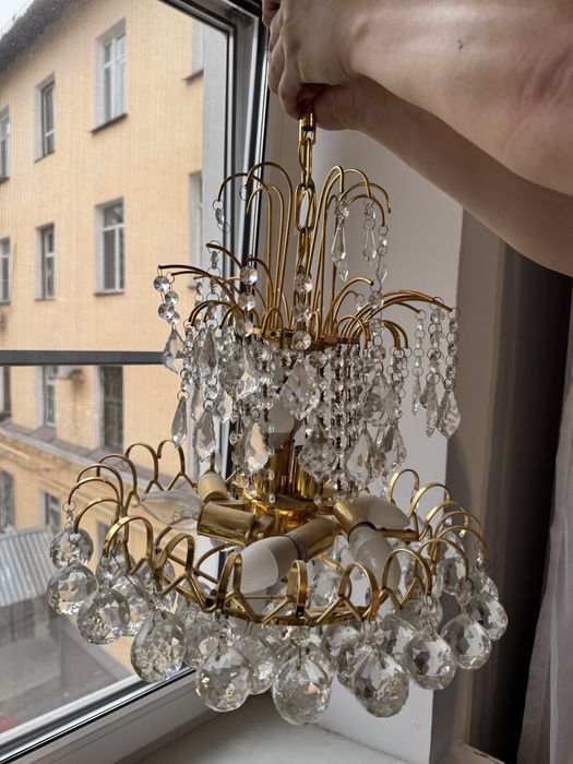 Продам    люстру