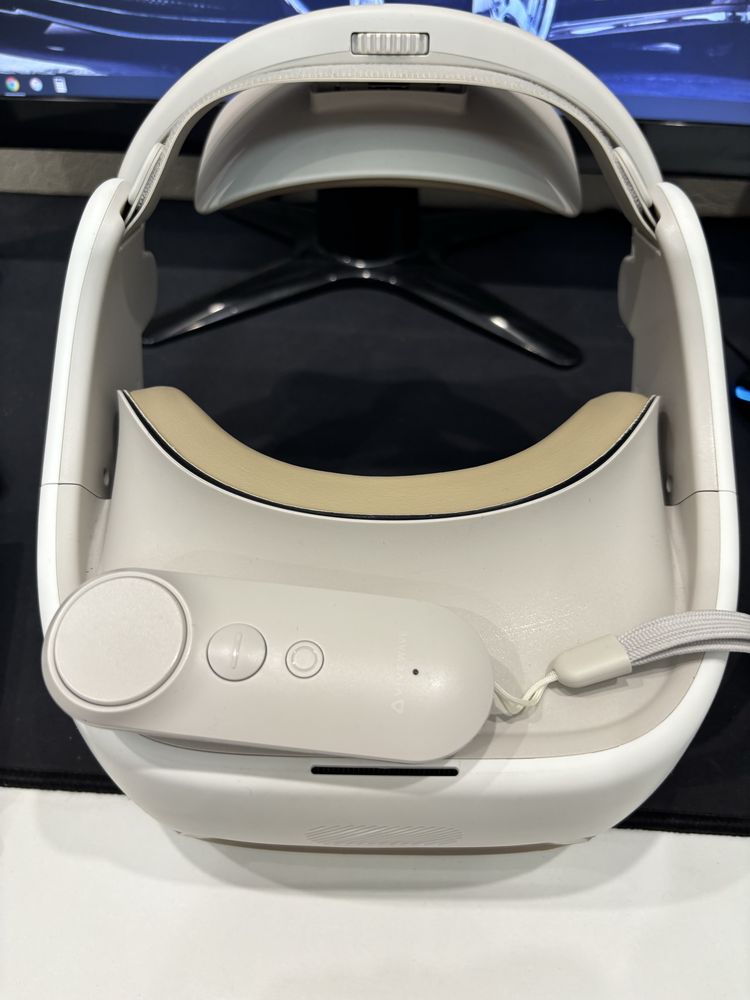 Vive Focus очки виртуальной реальности