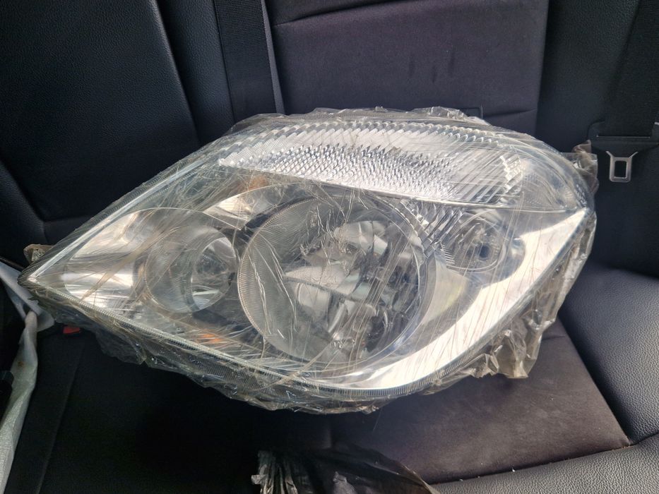 Нов ляв фар за Mercedes Sprinter W906 / Мерцедес Спринтер В906 906