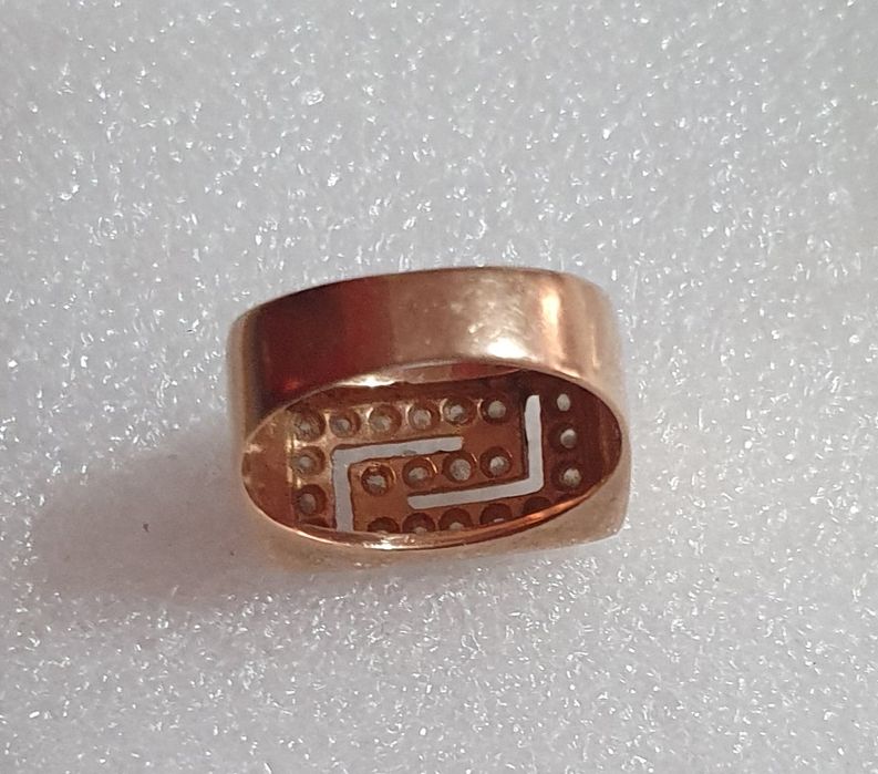 Кольцо   золотое.