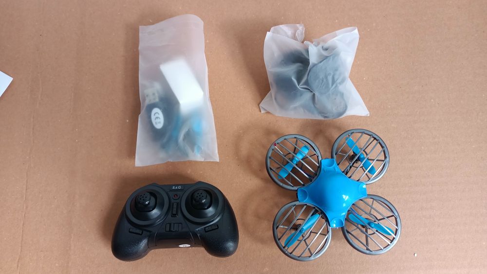 Dronă Nouă Eachine Flyhal Quadcopter Interactiv Cu Telecomandaă