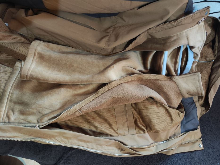 Vând geaca All season cu căptușeală detașabilă