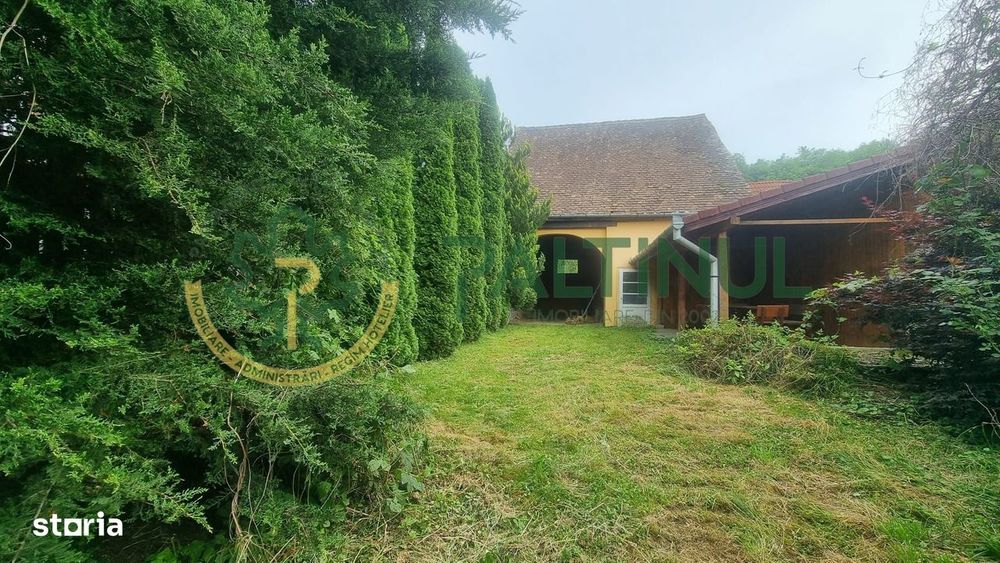 Casă de vânzare în Cisnădioara, curte mare și vedere spre munte