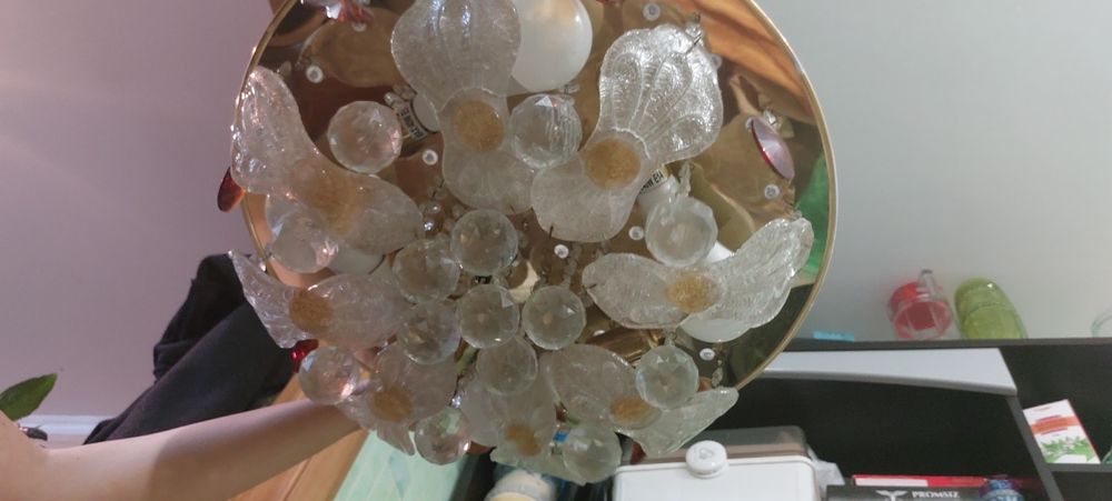 Продам люстру дешево